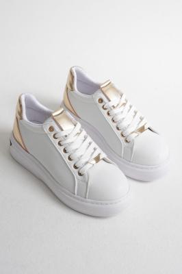 Trendella Altın Detaylı Beyaz Kadın Spor Ayakkabı TR01MS03E