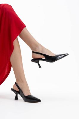 Trendella Kadın Kırışık Rugan Siyah Topuklu Ayakkabı TR08MS08C