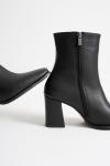 Trendella Kadın Siyah Topuklu Bot TR08MK02A